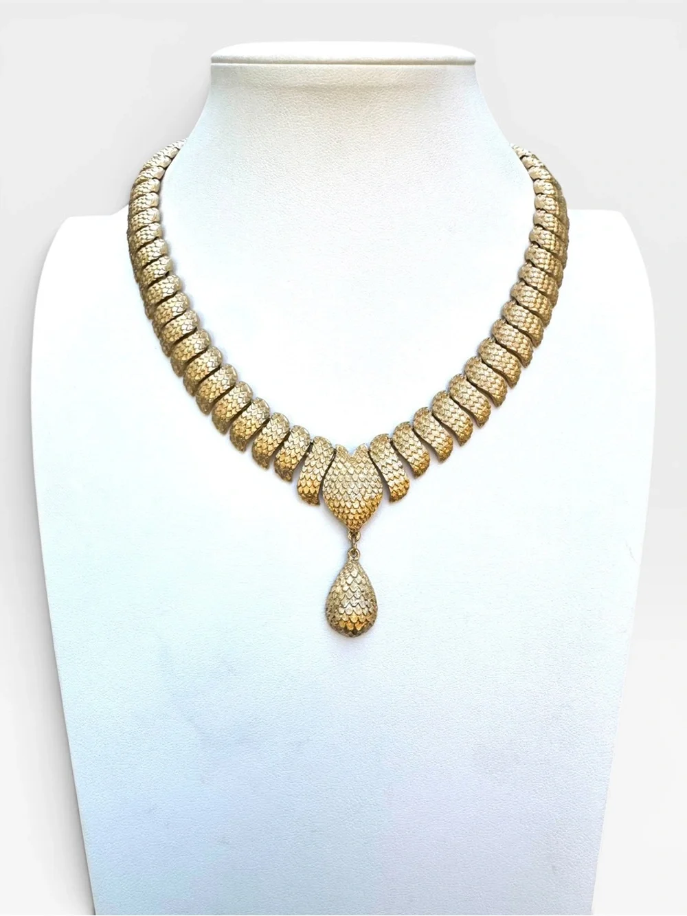 MONET 1960s Vintage Shanji Textured Teardrop Pendant Statement Necklace